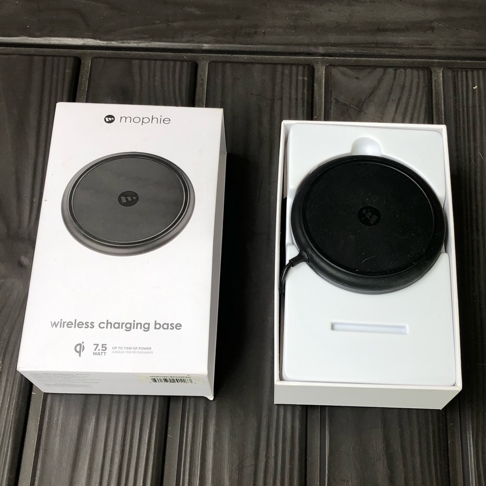 Mophie Wireless Charging Base 7.5W with Power Adapter